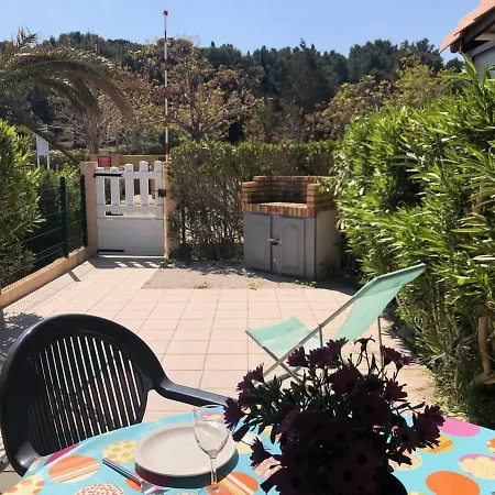 Charmante T2 Mezzanine Avec Piscine, Terrasse Et Parking - A Proximite - Fr-1-81-370 Villa